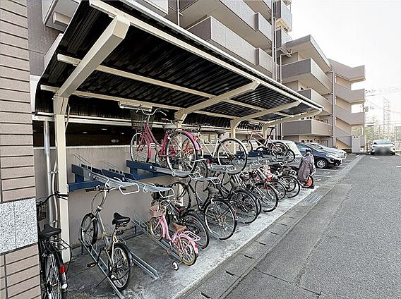 屋根付きの自転...
