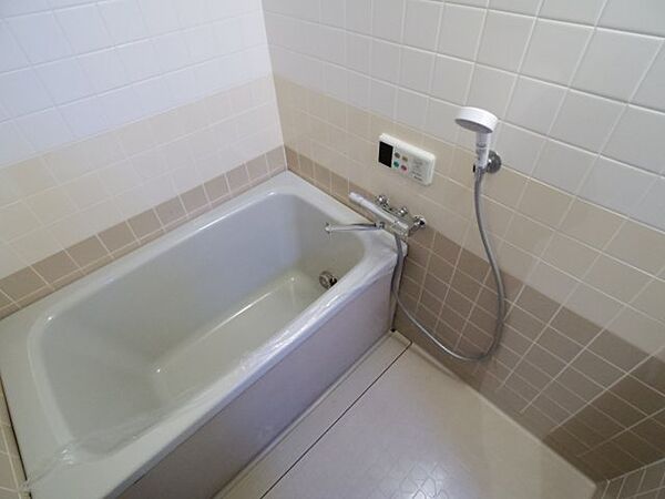 画像7:【参考写真】追炊き機能付きの浴室
