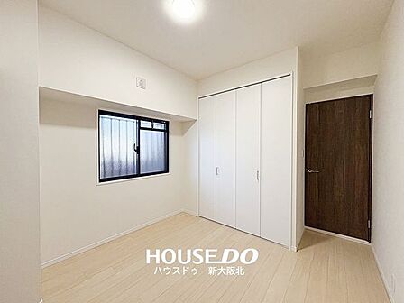 ■玄関横6帖洋室■子供部屋や寝室などにお使いいただける洋室が4部屋ございます！