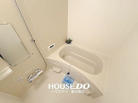 ■寒い冬でも安心の追い炊き機能付き!■冷めてしまったお風呂もボタン一つでカンタンにポカポカのお風呂へ!