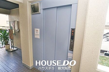 ■モニター付エレベーターです!誰が乗っているか見て確認できるので防犯面でも安心ですね◎