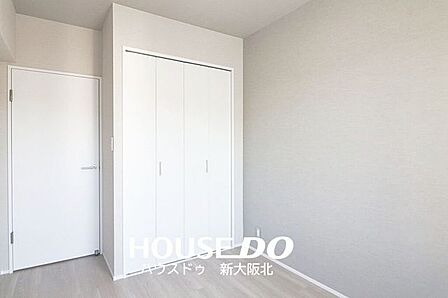 ■全居室収納付き！■造り付けの収納は地震の揺れで倒れる心配がないので、防災面でも安心です