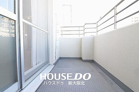 ■角部屋のため、東、北側の2方角からの光が差し込む室内です♪