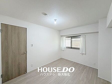 ■フローリングは、飲み物などをこぼしてもサッとひと吹きで汚れがとれるのでお掃除が楽々です！■小さなお子さまのいるご家庭でも安心ですね♪