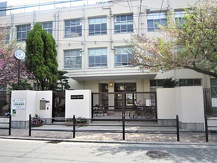 ■三国小学校まで徒歩4分の距離で通学も安心ですね♪