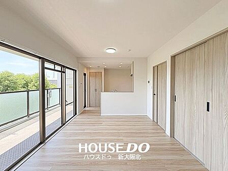 ■南向きで日当たり良好!開放感あふれる明るいリビング!■家族が自然と集まるあたたかい空間になりそうですね♪