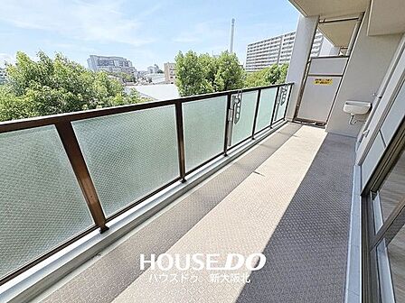 ■大人気の南向きバルコニー♪自然の光がたっぷりと差し込みます!■あると何かと便利なスロップシンク付き!