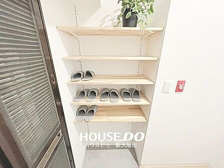 ■増えがちな靴もたっぷり収納していただけます！■段の高さ調節が出来るのでヒールや高さのある靴も収納可能です！