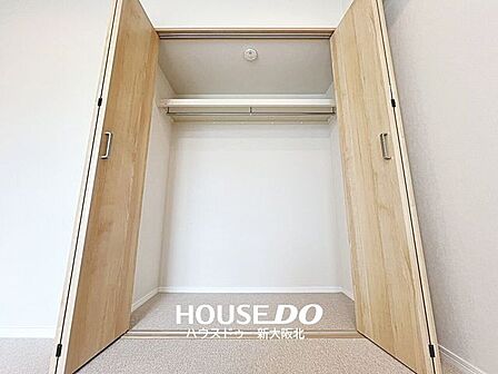■全居室収納付き!■お部屋がスッキリ片付くだけでなく、新しく収納棚を買い足す必要がないので、初期費用が抑えられそうですね!