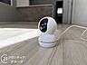 その他：【施工例／見守りカメラ】お子様がおひとりでお留守番の時や、ペットを飼われているご家庭に人気があります。上下左右に動かせるので、見たい対象物が動いて画角の外に、ということも避けることができます。