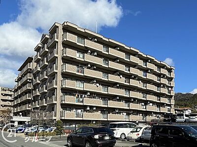 外観：7階建て1階部分です