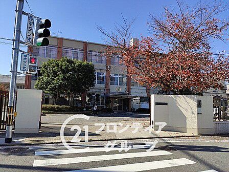 京都市立春日野小学校 徒歩10分。 880m