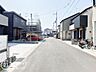 その他：幅広い道路が確保されており、車の出入りがスムーズに行えます。周辺環境も整備されており、快適な生活をサポートします。