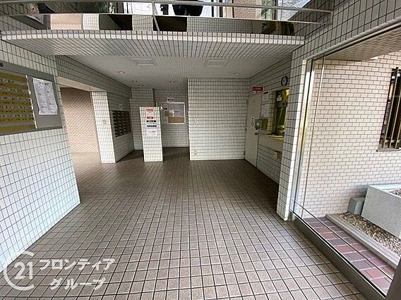 シンプルなロビ...