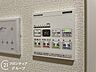 設備：浴室乾燥機と暖房機能を備えた高機能なバスルームです。天候に左右されず洗濯物を乾かせる乾燥機能や、冬場のヒートショック対策に役立つ暖房機能など、日々の暮らしを快適にする設備が整っています
