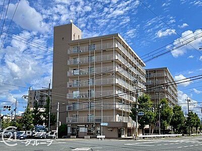 外観:リフォーム済み!システムキッチン・ユニットバス・洗面化粧台・トイレを交換、全室クロス・フローリングも貼替、ハウスクリーニング済み。横大路小学校まで徒歩7分、洛水中学校まで徒歩18分。 外観:リフォーム済み!システムキッチン・ユニットバス・洗面化粧台・トイレを交換、全室クロス・フローリングも貼替、ハウスクリーニング済み。横大路小学校まで徒歩7分、洛水中学校まで徒歩18分。