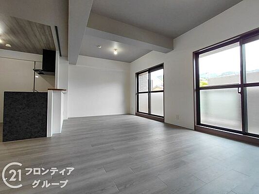 リビング/ダイニング パデシオン宇治三室戸3番館　中古マンション 2階/-