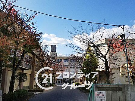 宇治市立木幡中学校 徒歩20分。 1600m
