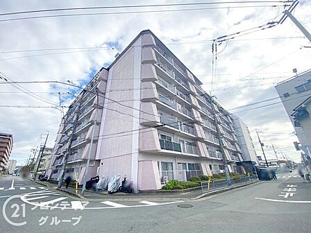 住まい選びは、価格や立地だけでなく、将来の暮らし方まで含めて考えることが大切です。今の段階で気になっていることを、まずスタッフに話してみてください