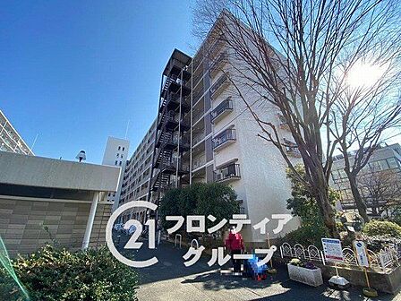住まい選びは、価格や立地だけでなく、将来の暮らし方まで含めて考えることが大切です。今の段階で気になっていることを、まずスタッフに話してみてください
