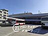 周辺：淀駅(京阪本線) バス約4分、バス停「淀新町」まで徒歩約4分 1430m