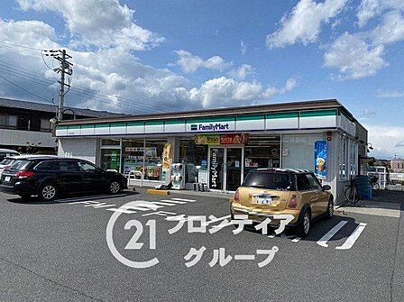 ファミリーマート大津大萱店 徒歩5分。 350m