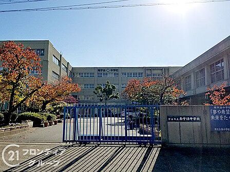 宇治市立南宇治中学校 徒歩6分。 440m