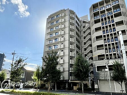 住まい選びは、価格や立地だけでなく、将来の暮らし方まで含めて考えることが大切です。今の段階で気になっていることを、まずスタッフに話してみてください