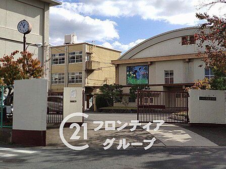 京都市立久世中学校 徒歩26分。 2080m