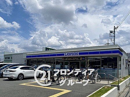 ローソン洛西口駅北店 徒歩11分。 830m