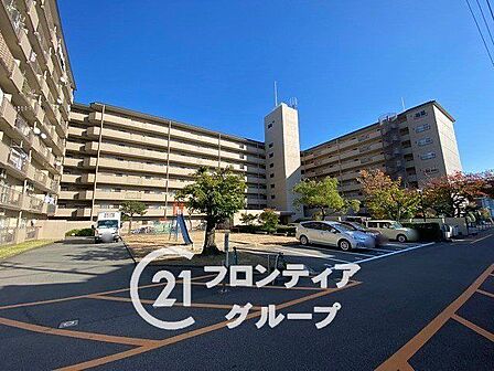 住まい選びは、価格や立地だけでなく、将来の暮らし方まで含めて考えることが大切です。今の段階で気になっていることを、まずスタッフに話してみてください