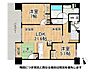 間取り：広々とした約21帖のLDKは、対面キッチンと和モダンな畳スペースが魅力的です。マグネットボードなど家事動線にも配慮した設計。