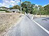 その他：南東側前面道路です。