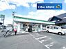 周辺：ファミリーマート若林上飯田店 徒歩12分。 910m