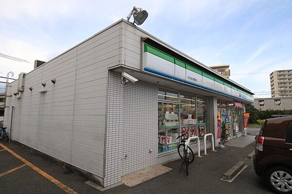 画像12:ファミリーマート　中川好本町店