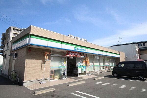 画像24:ファミリーマート　中川住宅西店