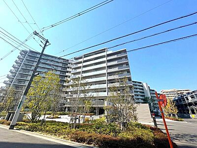 外観：大阪メトロ御堂筋線「新金岡」駅まで徒歩４分！毎日の通勤や通学に便利です♪忙しい朝や遅い帰宅時にも嬉しいですね♪