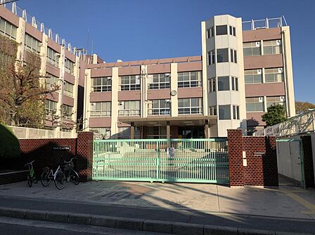 大阪市立墨江丘中学校まで徒歩10分