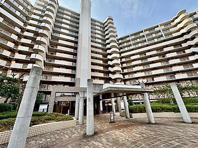 外観:JR阪和線「和泉府中」駅まで徒歩約12分!毎日の通勤や通学に便利ですね♪忙しい朝や遅い帰宅時にも安心ですよ! 外観:JR阪和線「和泉府中」駅まで徒歩約12分!毎日の通勤や通学に便利ですね♪忙しい朝や遅い帰宅時にも安心ですよ!