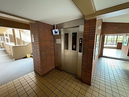 【エレベーター】荷物が多い日も楽々にお部屋に持っていけますね!