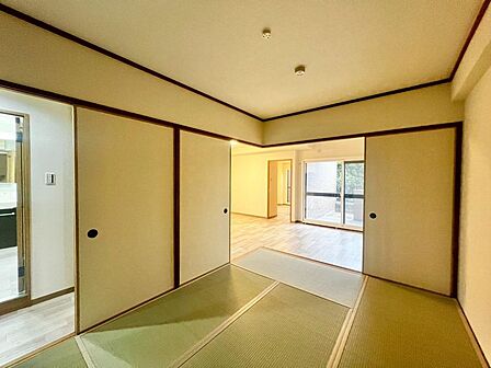 【和室畳表替え済】お子様と遊んだり、お客様を泊めたり、ゲストルームとしても利用できる和室♪タタミの良い香りがします♪
