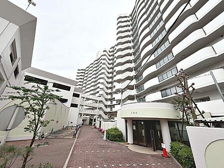 【南向き日当たり良好】たっぷりの陽光に包まれる明るいに気持ちも明るくなりますね♪