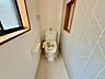 トイレ：トイレは１階と２階にありますよ！温水洗浄便座ですので、寒い日も温かい便座で安心して使用していただけますよ♪