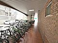駐輪場に屋根が...