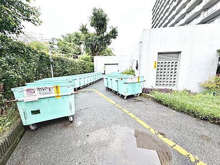 床材もリフォームしますよ！綺麗な室内をぜひ現地にてご体感下さい♪