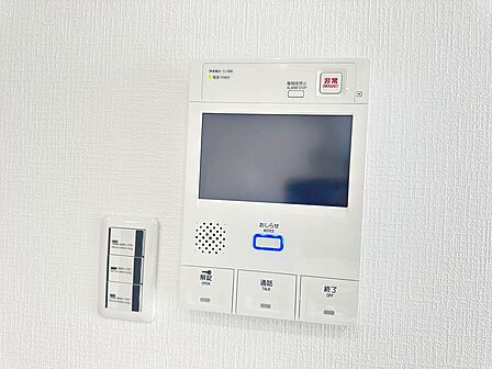 【TVモニター付きインターフォン】 防犯設備として欠かせないTVモニター付きインターフォンがあります♪
