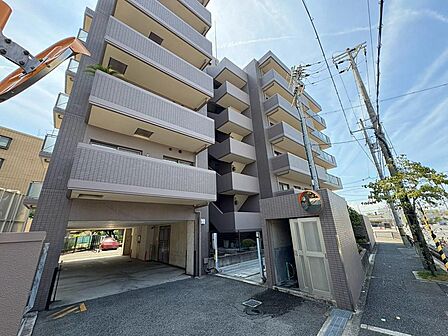 全洋室収納有りますので、収納場所に困らず綺麗な室内をたもてますね！