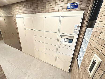 【宅配ボックス】不在時にも荷物が受け取れるので、便利ですね!