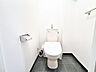 トイレ：【トイレ新調】温水便座洗浄便座ですので、寒い日も温かい便座で安心して使用していただけますよ！