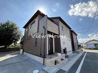 外観:落ち着いたブラウン系の外壁でまとめた、モダンでスタイリッシュな外観です♪ 外観:落ち着いたブラウン系の外壁でまとめた、モダンでスタイリッシュな外観です♪